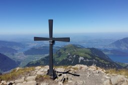 Bergklub: Brisen (2404 m.ü.M.)